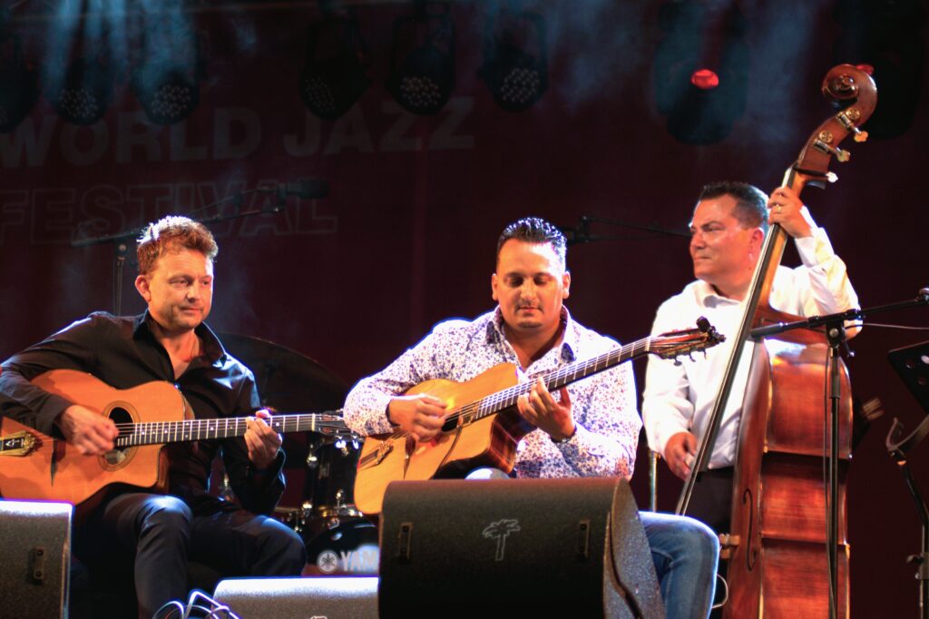 Het Stochelo & Mozes Rosenberg Trio en hun Chaplin Project in Middelharnis