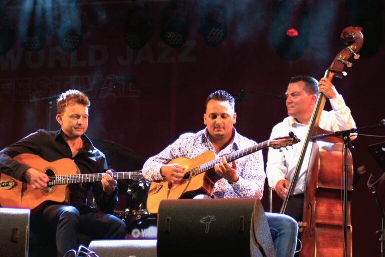 Het Stochelo & Mozes Rosenberg Trio en hun Chaplin Project — muziek in Middelharnis
